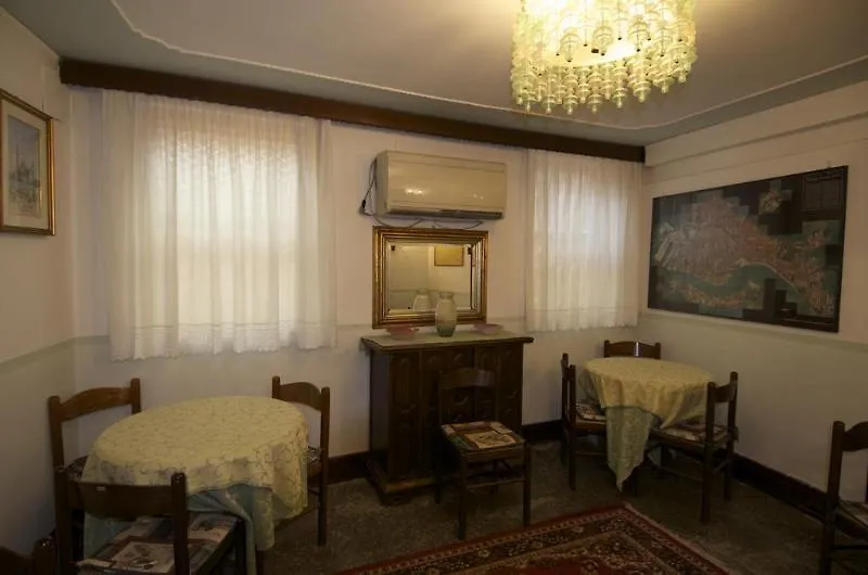 **  Hotel Leonardo Benátky Itálie