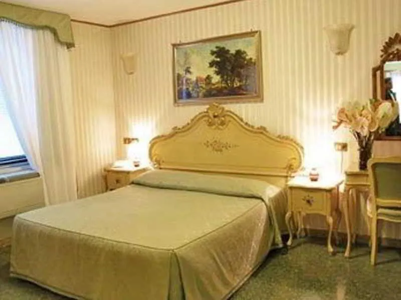 Hotel Leonardo Venice Italy